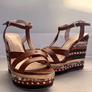 NYDAYCIA MID BROWN SYNTHETIC HEELED SANDALS